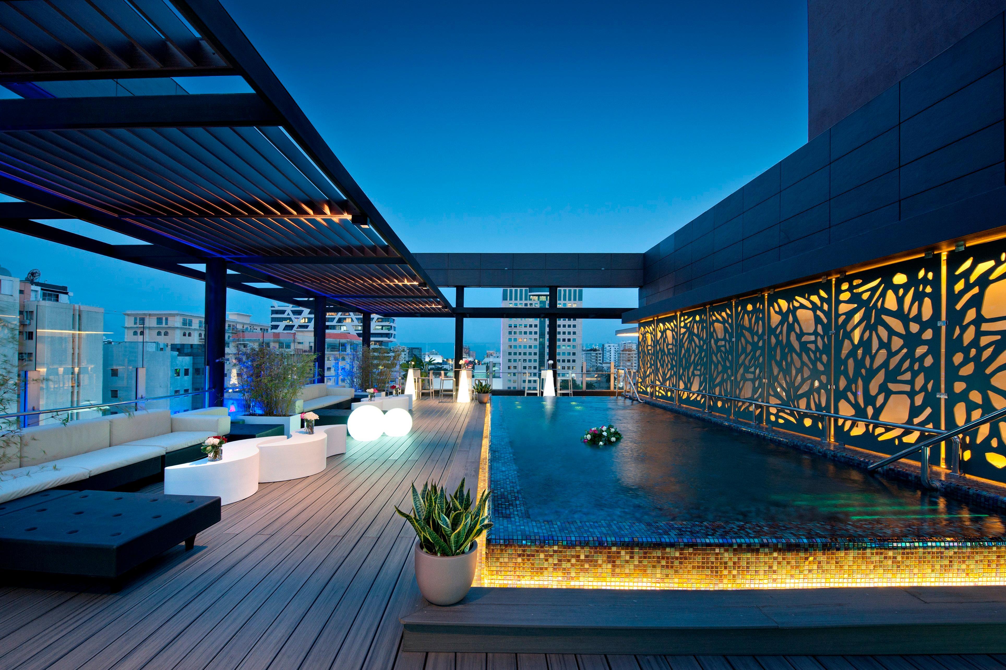 Holiday Inn Santo Domingo By Ihg Dış mekan fotoğraf The rooftop pool at the hotel