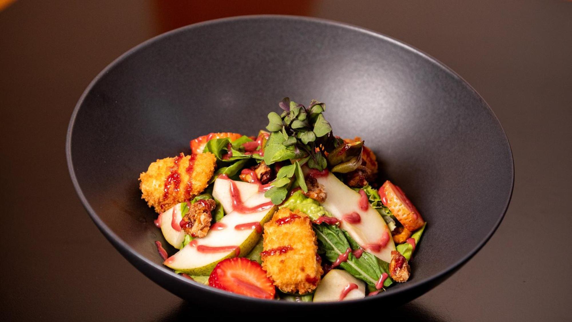 Holiday Inn Santo Domingo By Ihg Dış mekan fotoğraf A salad with tofu