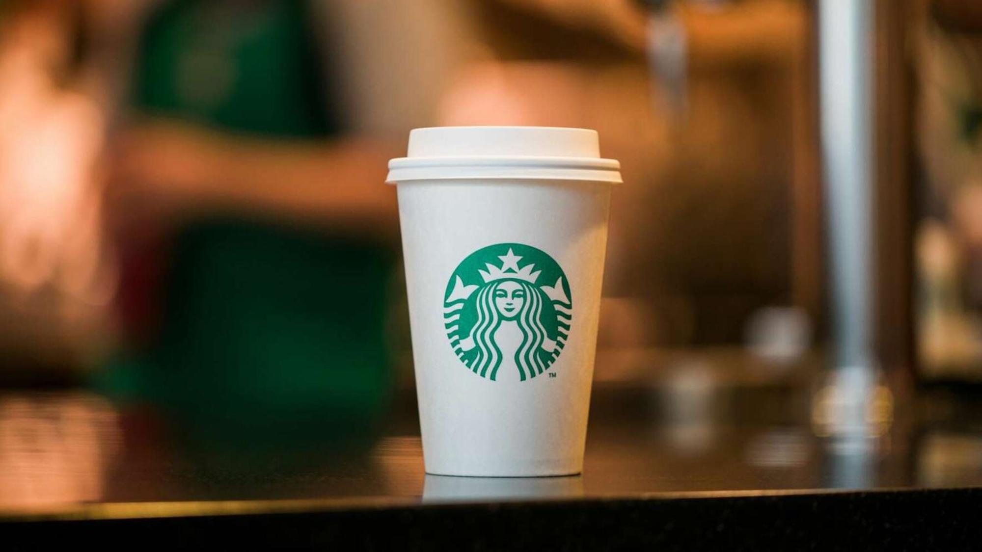 Holiday Inn Santo Domingo By Ihg Dış mekan fotoğraf Starbucks coffee cup