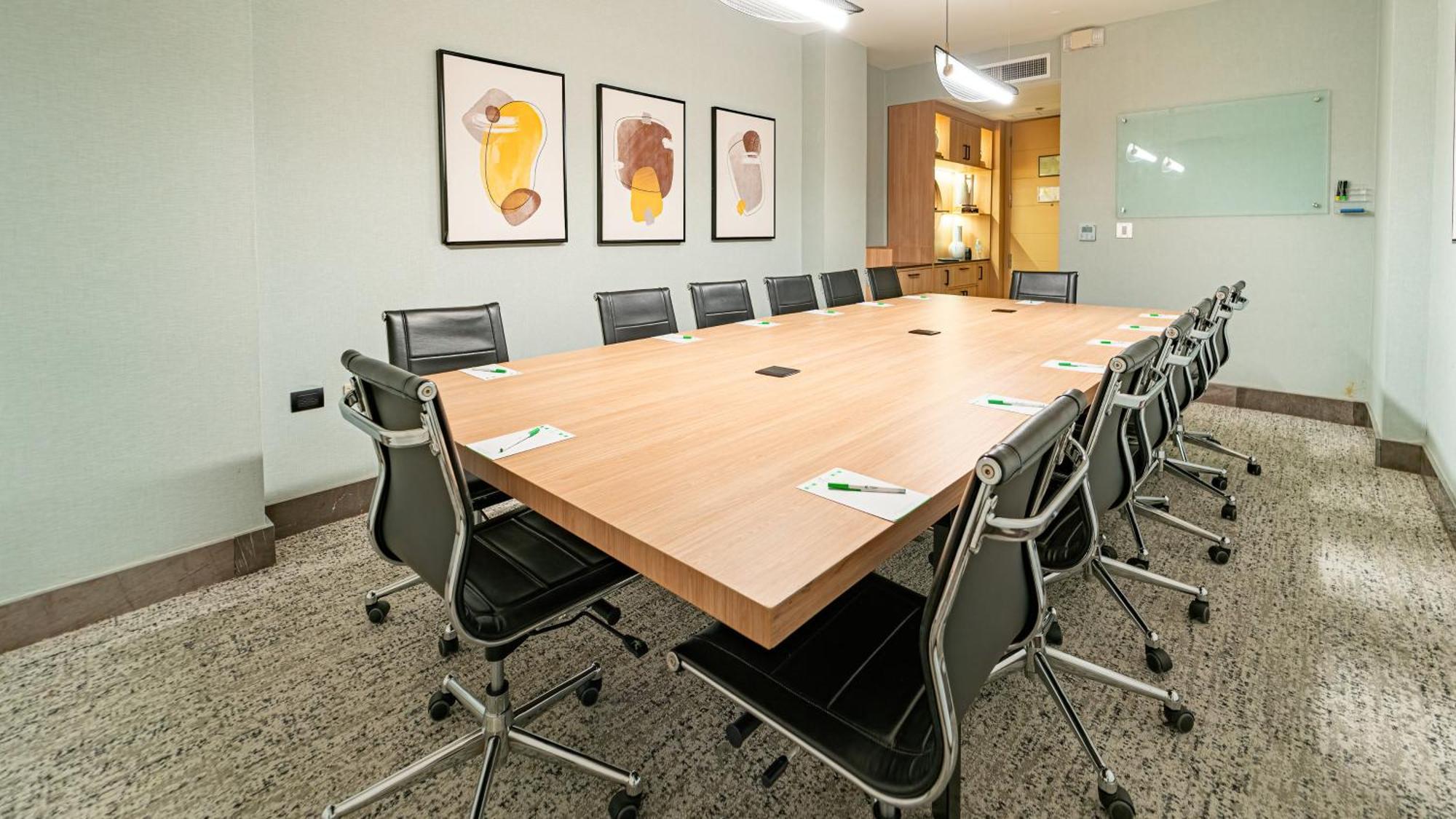 Holiday Inn Santo Domingo By Ihg Dış mekan fotoğraf A typical boardroom